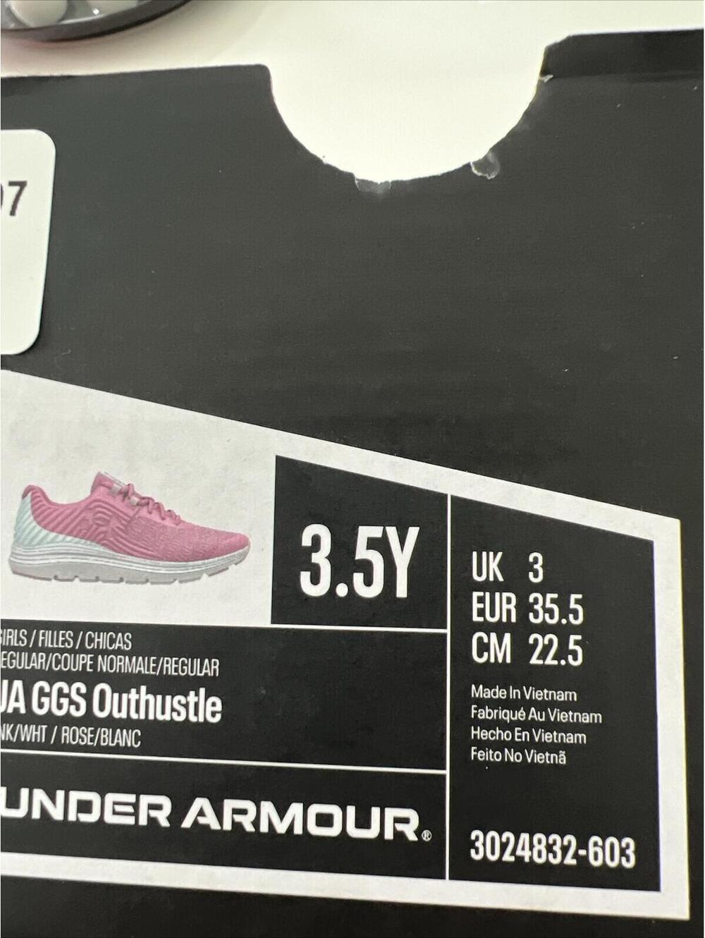 Under Armour $55 UA GGS Outhustle Print, Size 3.5 Youth, Color Pink - Picture 4 of 4